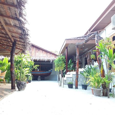 Alvi Star Inn Thulhaadhoo Exterior foto