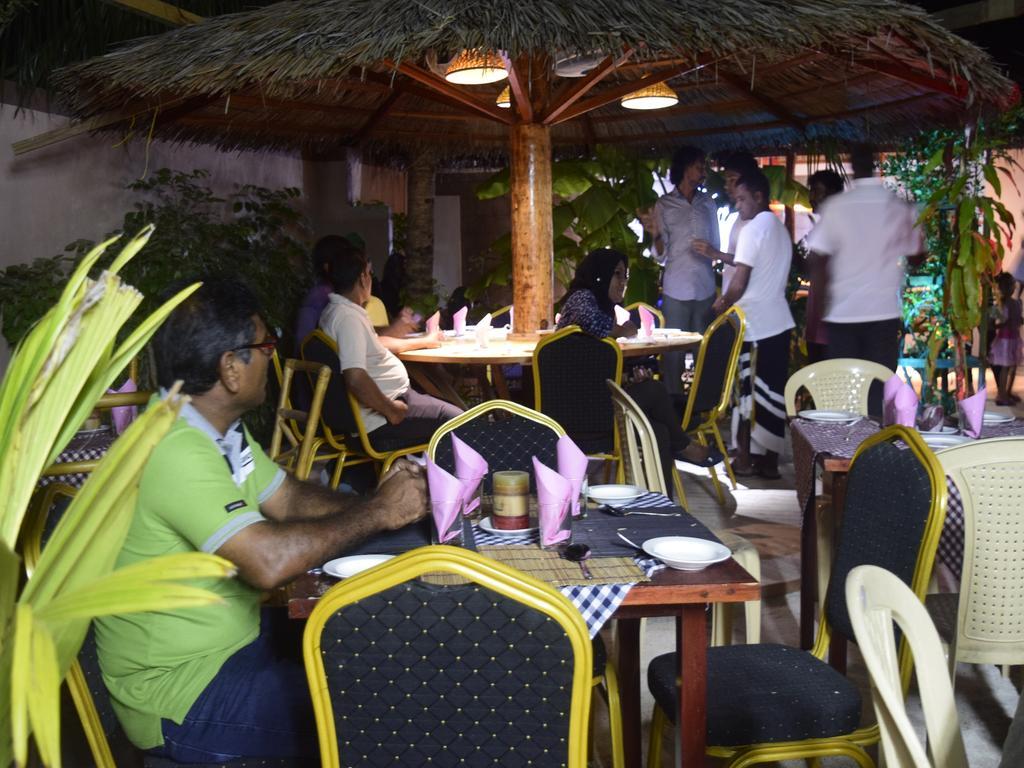 Alvi Star Inn Thulhaadhoo Exterior foto